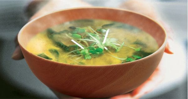 foto di blog di una ciotola di zuppa di miso