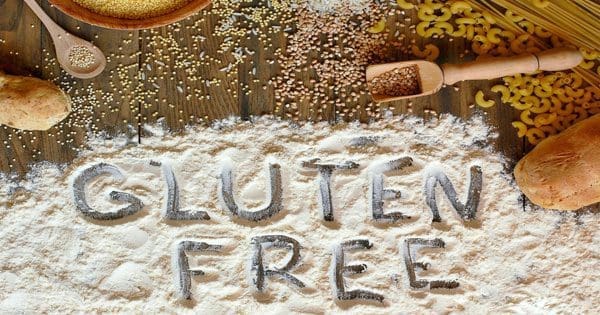 blog hình ảnh của các loại ngũ cốc khác nhau và bột với những từ gluten miễn phí vảy vào bột
