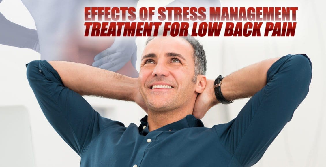 Imagem de um homem feliz em uma posição relaxada depois de experimentar os efeitos do tratamento de gerenciamento de estresse para dor lombar.