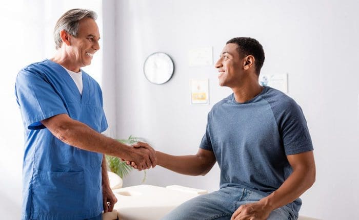 Dr. Jiménez: Experto en bienestar para la ciática