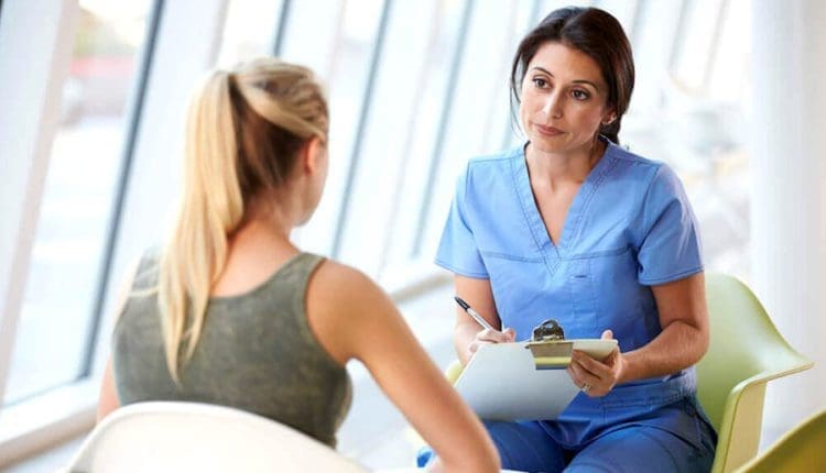 ¿Por qué el tratamiento quiropráctico reduce el tiempo y los costos de recuperación?