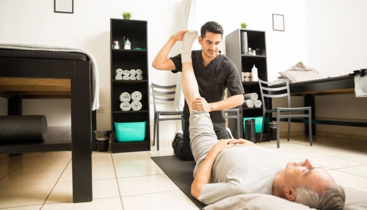 Tratamiento del entumecimiento ciático en los isquiotibiales y el pie 